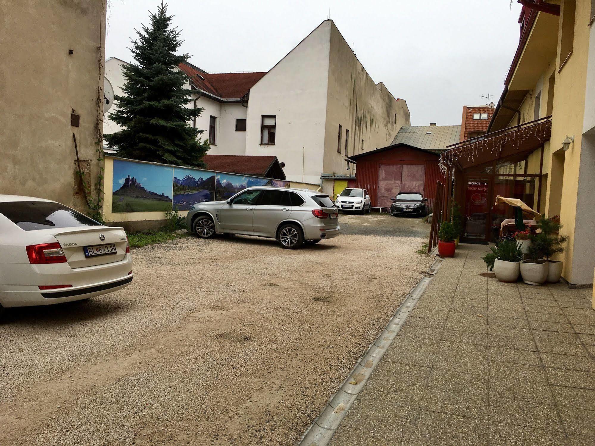 Penzion Tavel Прешов Экстерьер фото